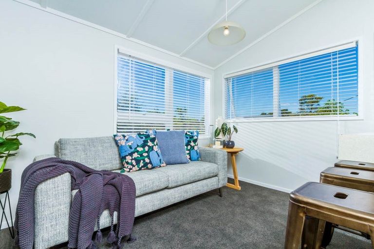 Photo of property in 60 Channel View Road, Campbells Bay, Auckland, 0630