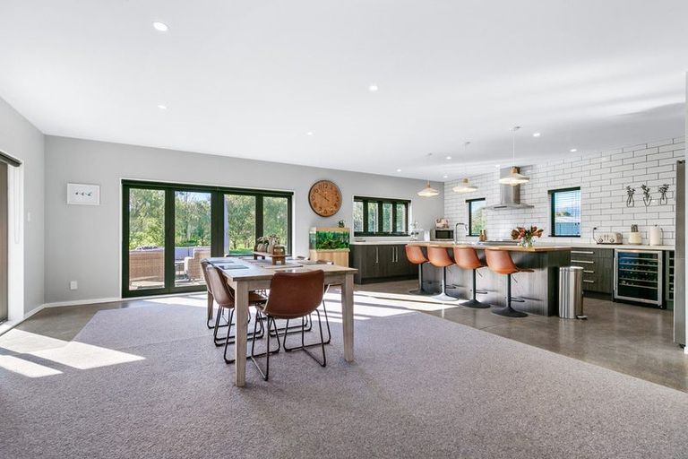 Photo of property in 195 Muhunoa Road East, Ohau, Levin, 5570