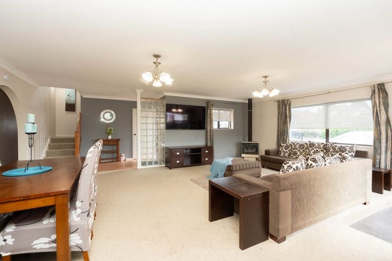 Photo of property in 17 Moverley Place, Pukete, Hamilton, 3200