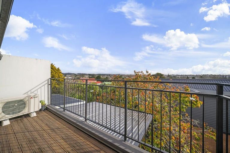 Photo of property in 14/6 Islington Avenue, New Lynn, Auckland, 0600