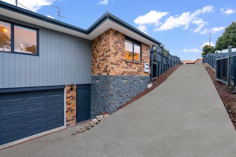 Photo of property in 15 Zefiro Drive, Massey, Auckland, 0614