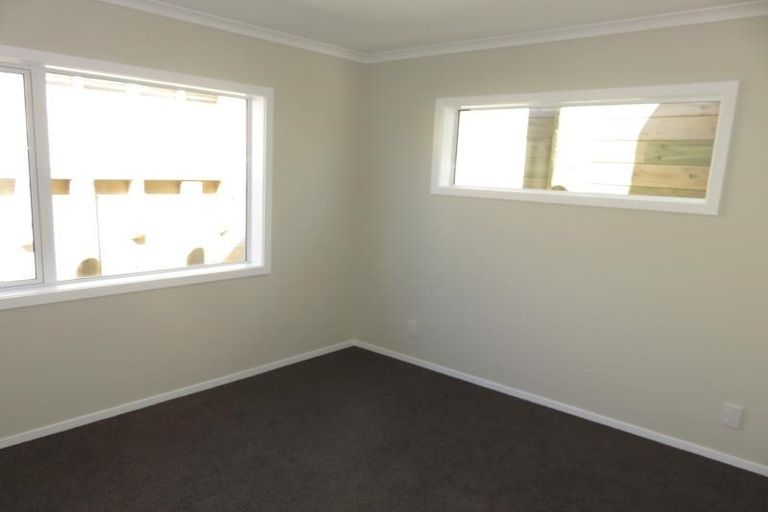 Photo of property in 18a Carluke Street, Paparangi, Wellington, 6037