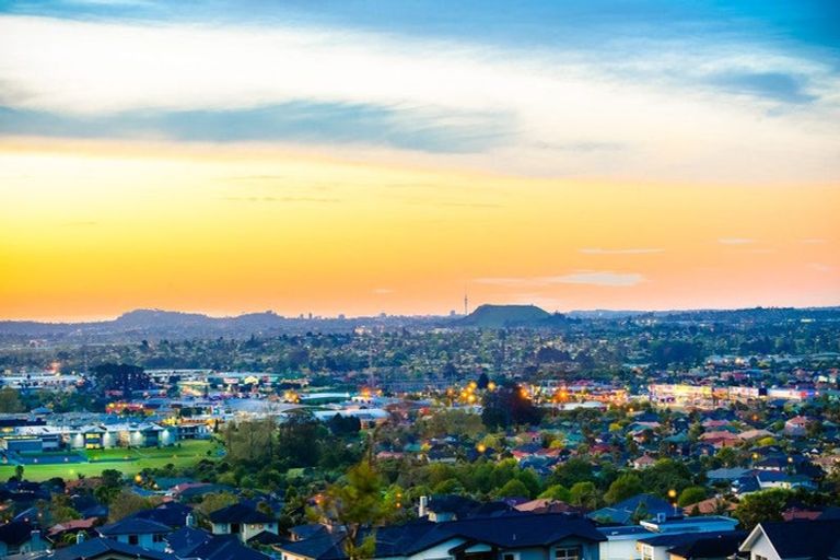 Photo of property in 210 Point View Drive, East Tamaki Heights, Auckland, 2016
