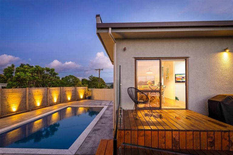 Photo of property in 107 Oaia Road, Muriwai, Waimauku, 0881