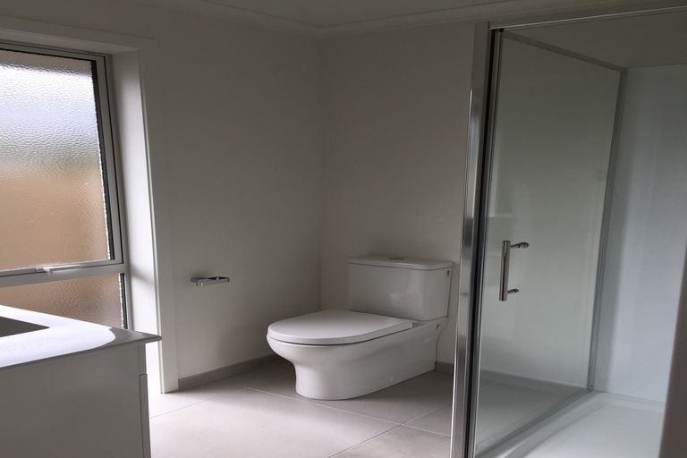 Photo of property in 8 Huka Heights Drive, Rangatira Park, Taupo, 3330