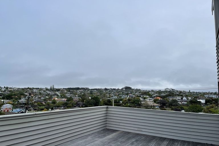 Photo of property in 463 Beach Road, Murrays Bay, Auckland, 0630