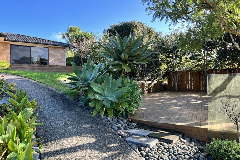 Photo of property in 13 Kimberly Grove, Greenhithe, Auckland, 0632