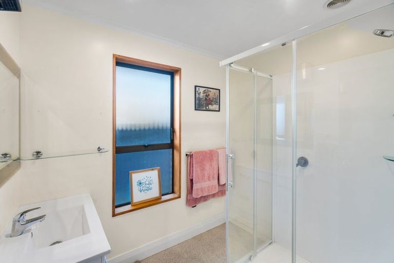 Photo of property in 8 Addison Place, Halswell, Christchurch, 8025