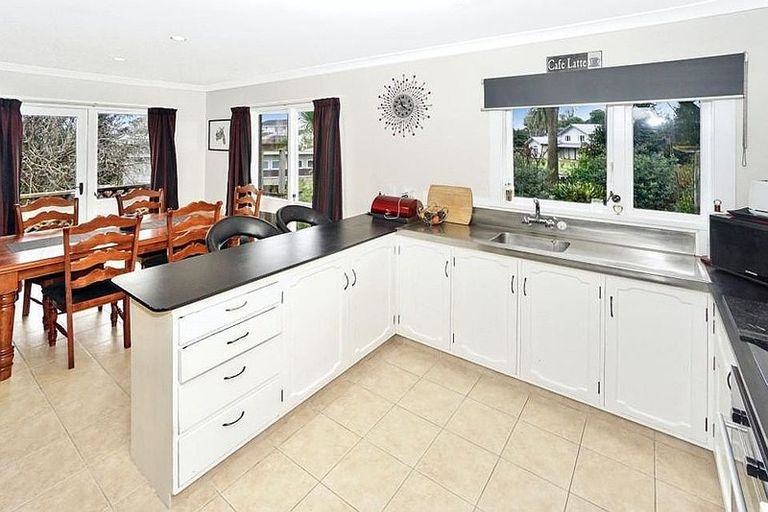 Photo of property in 61 Moehau Street, Te Puke, 3119