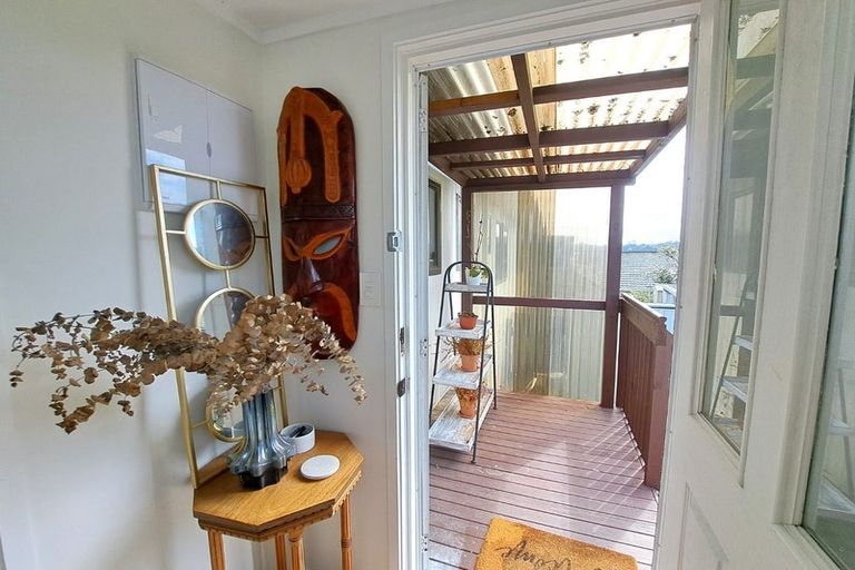 Photo of property in 2/1 Simon Ellice Drive, Bayview, Auckland, 0629