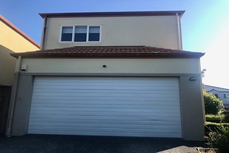 Photo of property in 18 Stolford Crescent, New Lynn, Auckland, 0600