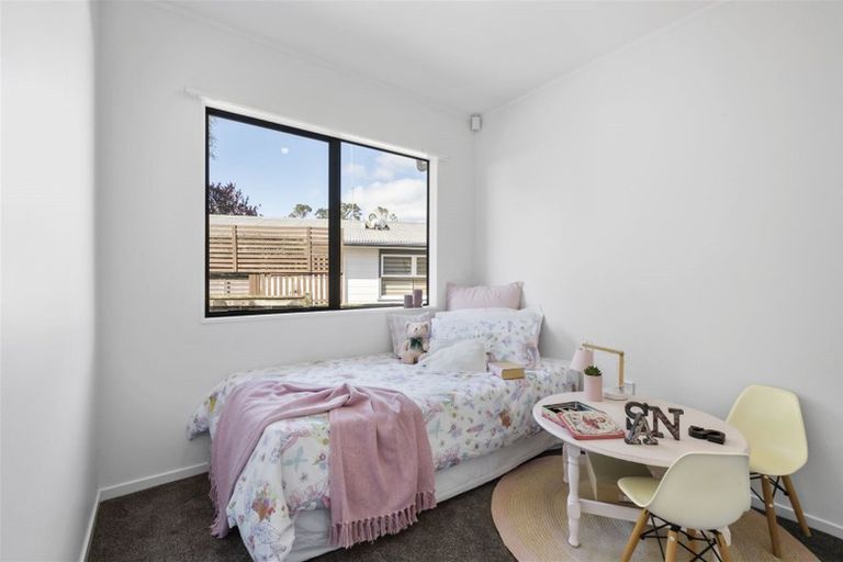 Photo of property in 1/28 Powrie Street, Glenfield, Auckland, 0629