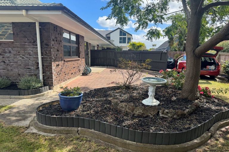 Photo of property in 2/43 Vivian Wilson Drive, Eastern Beach, Auckland, 2012