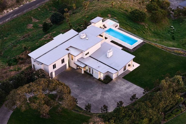 Photo of property in 151 Durham Drive, Havelock North, 4130