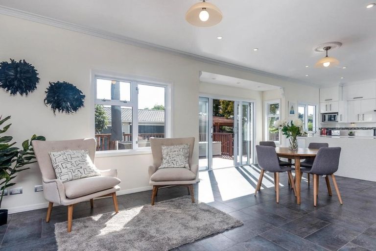 Photo of property in 18 Middleton Road, Johnsonville, Wellington, 6037