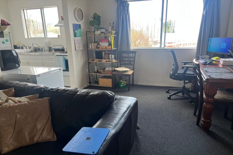 Photo of property in 7/19 Pirie Crescent, Moera, Lower Hutt, 5010