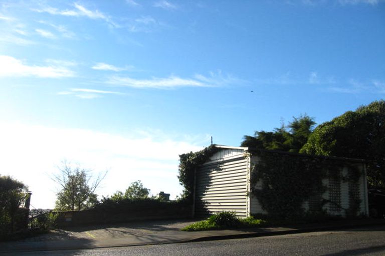 Photo of property in 183 Hackthorne Road, Cashmere, Christchurch, 8022