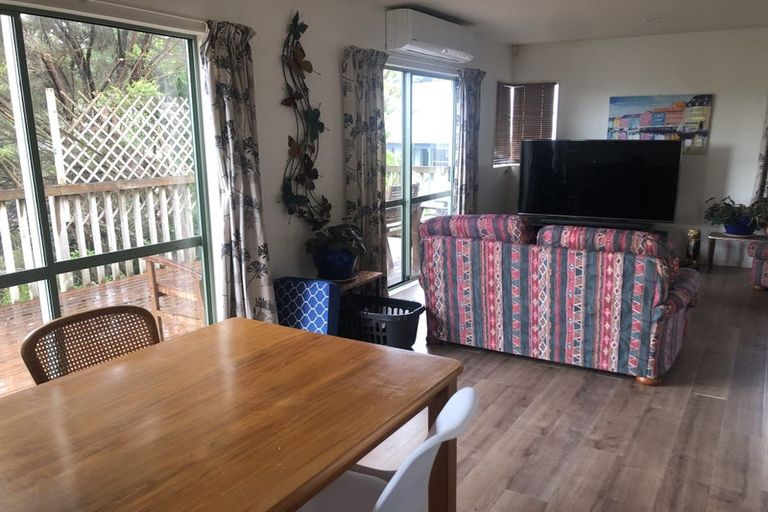 Photo of property in 2/25 Sapphire Place, Bayview, Auckland, 0629