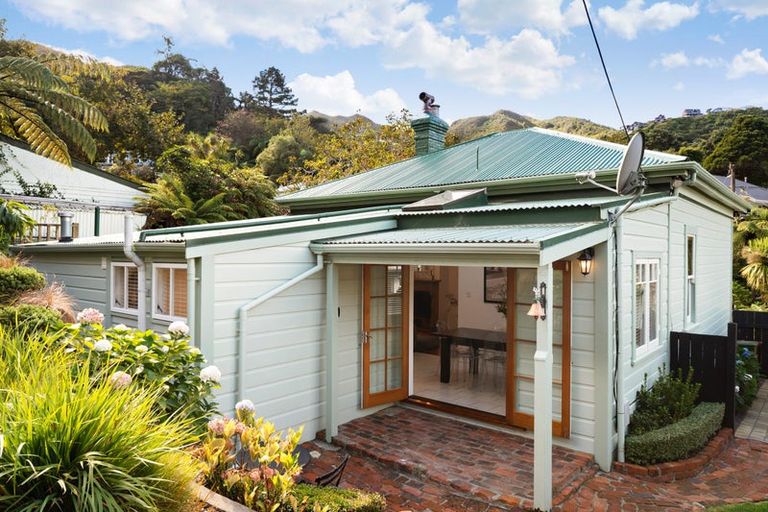 Photo of property in 51 Awarua Street, Ngaio, Wellington, 6035