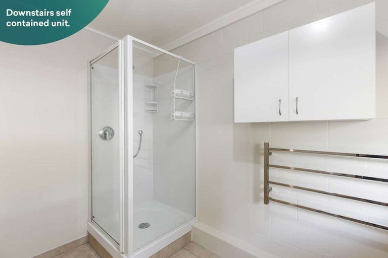 Photo of property in 11 Grassmere Road, Henderson Valley, Auckland, 0612