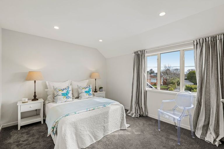 Photo of property in 152 Avonhead Road, Avonhead, Christchurch, 8042