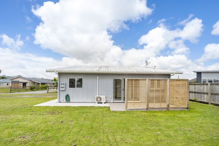 Photo of property in 6 Rena Place, Whitianga, 3510