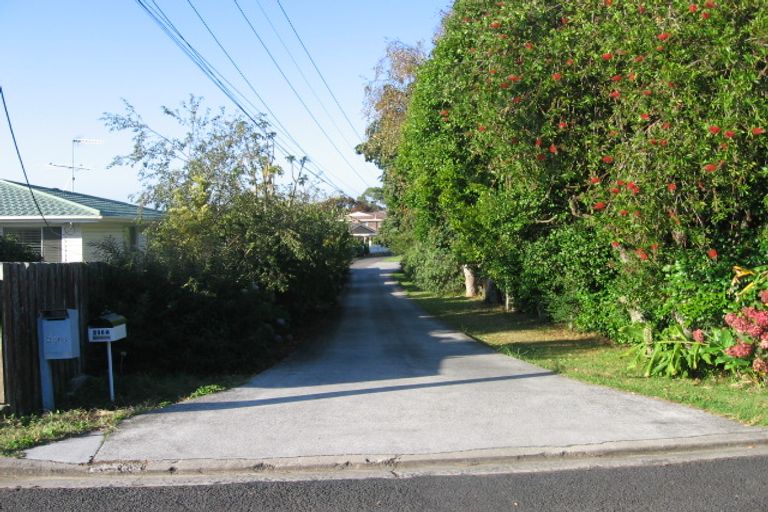 Photo of property in 2/298 Wairau Road, Glenfield, Auckland, 0629