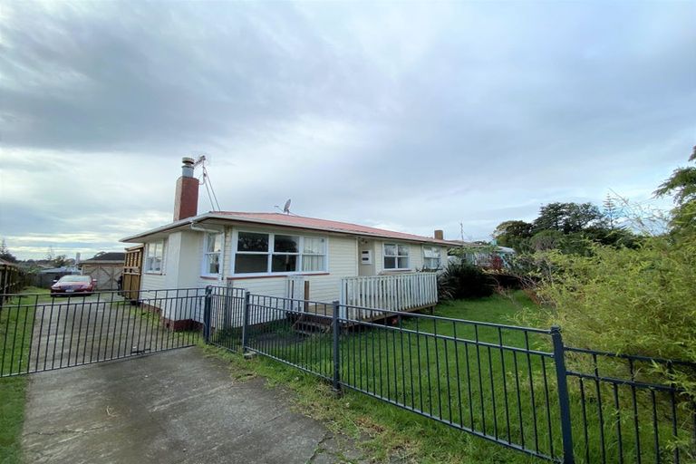 Photo of property in 12 Boundary Road, Clover Park, Auckland, 2019