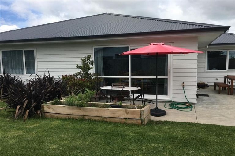 Photo of property in 14 Linwood Drive, Paraparaumu, 5032