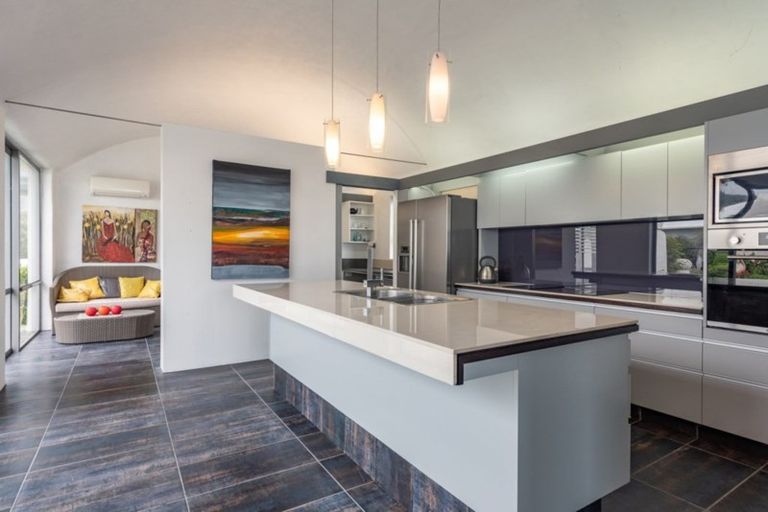 Photo of property in Solemer Beach House, 80 Paetawa Road, Peka Peka, Waikanae, 5391