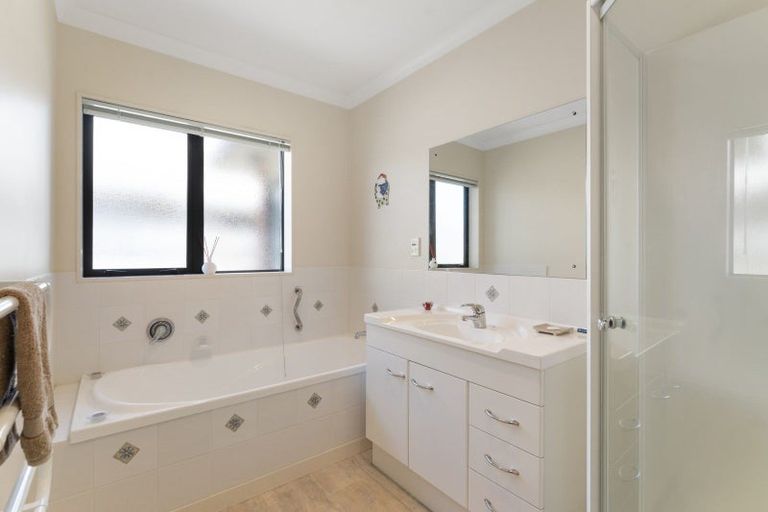 Photo of property in 7 Aburoc Place, Paraparaumu Beach, Paraparaumu, 5032