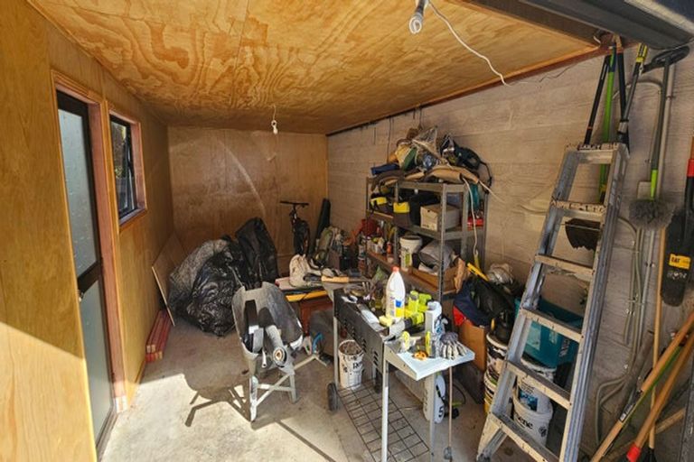 Photo of property in 1/13 Montclair Rise, Browns Bay, Auckland, 0630