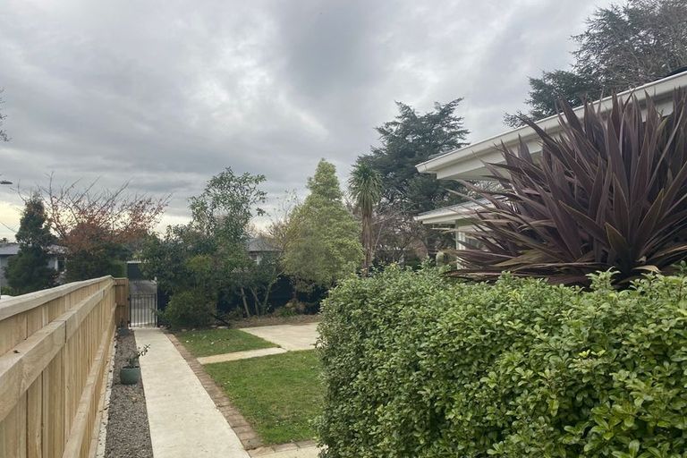 Photo of property in 6a Surrey Crescent, Hokowhitu, Palmerston North, 4410