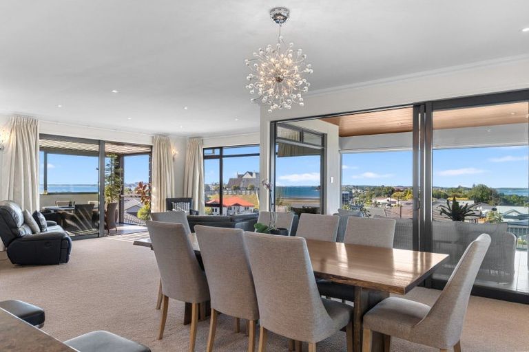 Photo of property in 16 Parkland Rise, Omokoroa, 3114