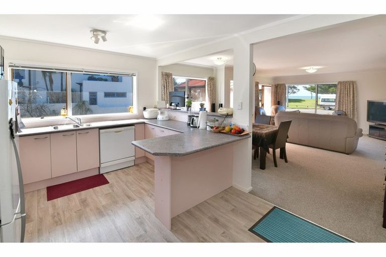 Photo of property in 1/262 Hibiscus Coast Highway, Orewa, 0931