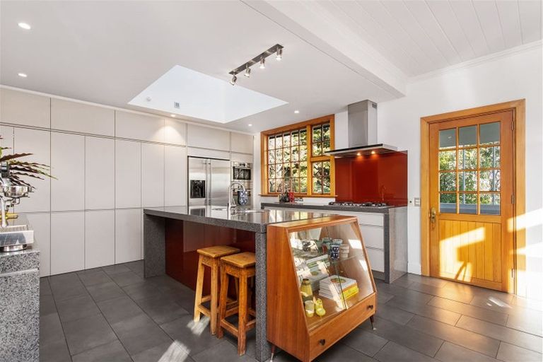 Photo of property in 16 Huntsbury Avenue, Huntsbury, Christchurch, 8022