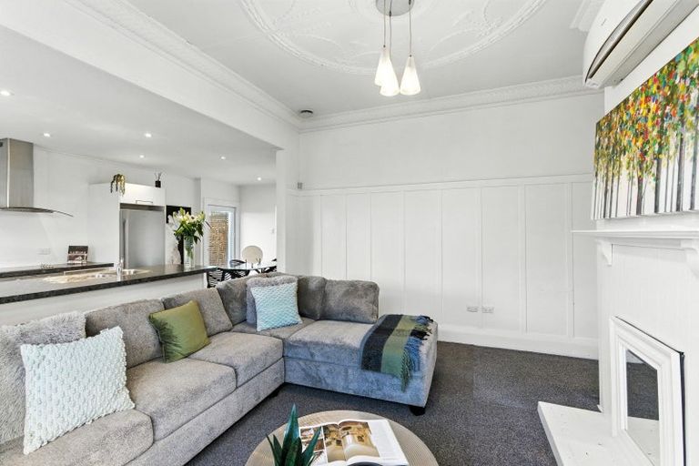 Photo of property in 253 Macandrew Road, Forbury, Dunedin, 9012