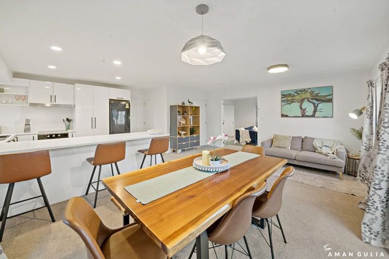 Photo of property in 6 Lorikeet Place, Unsworth Heights, Auckland, 0632