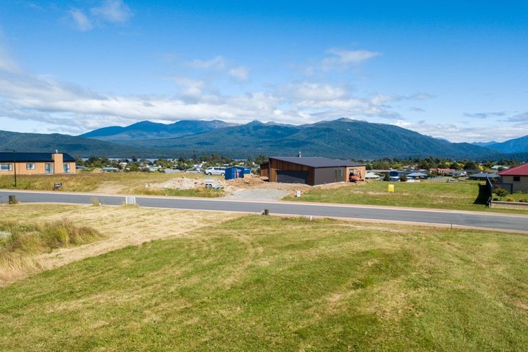 Photo of property in 52 Burnby Drive, Te Anau, 9679