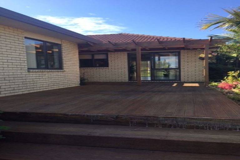 Photo of property in 37 Robin Brooke Drive, Flat Bush, Auckland, 2019