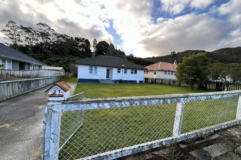 Photo of property in 37 Fleet Street, Naenae, Lower Hutt, 5011