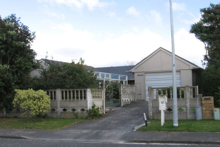 Photo of property in 10 Victor Grove, Waikanae Beach, Waikanae, 5036