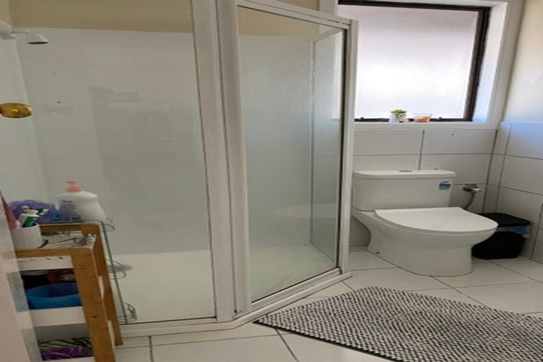 Photo of property in 4112 Great North Road, Glen Eden, Auckland, 0602