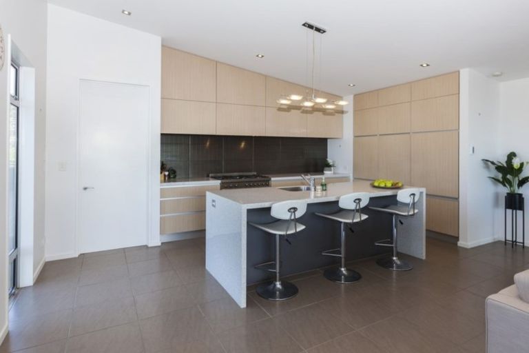 Photo of property in 101 Mount Pleasant Road, Mount Pleasant, Christchurch, 8081