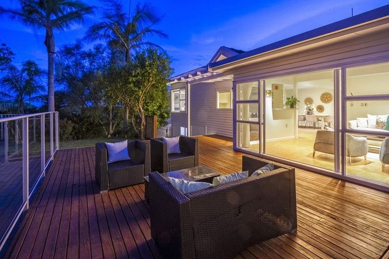 Photo of property in 2/17 Belmont Terrace, Milford, Auckland, 0620