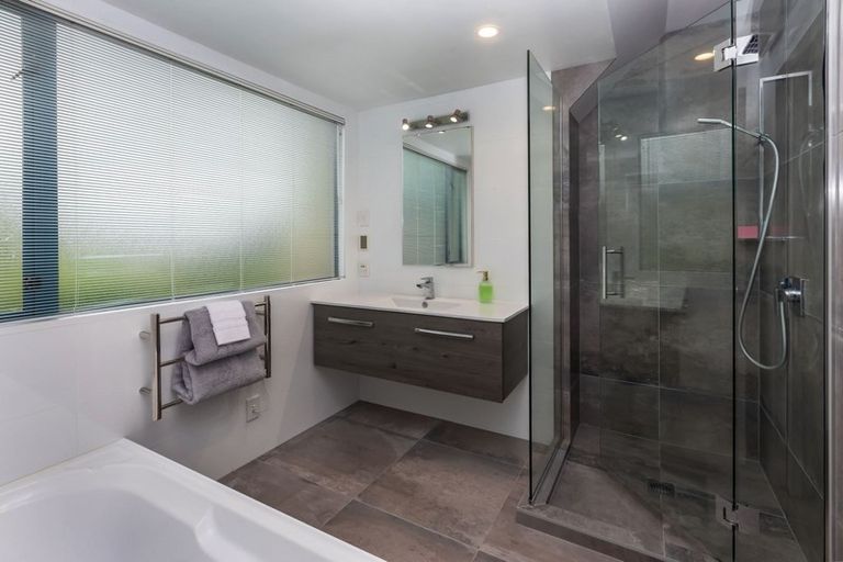 Photo of property in 105b Holly Road, St Albans, Christchurch, 8014