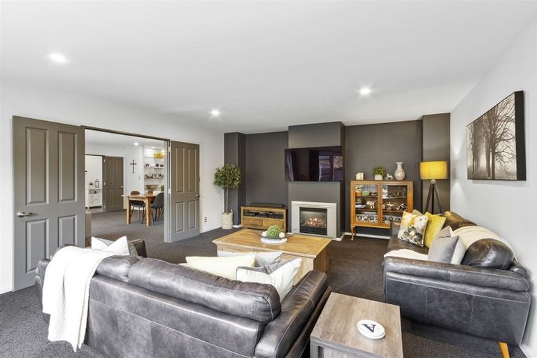 Photo of property in 130 Rothesay Road, Parklands, Christchurch, 8083