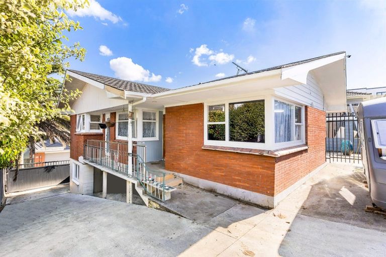 Photo of property in 27 Andrew Road, Howick, Auckland, 2010