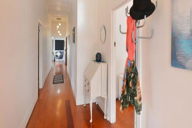 Photo of property in 8 Seaview Road, Whangarei, 0110