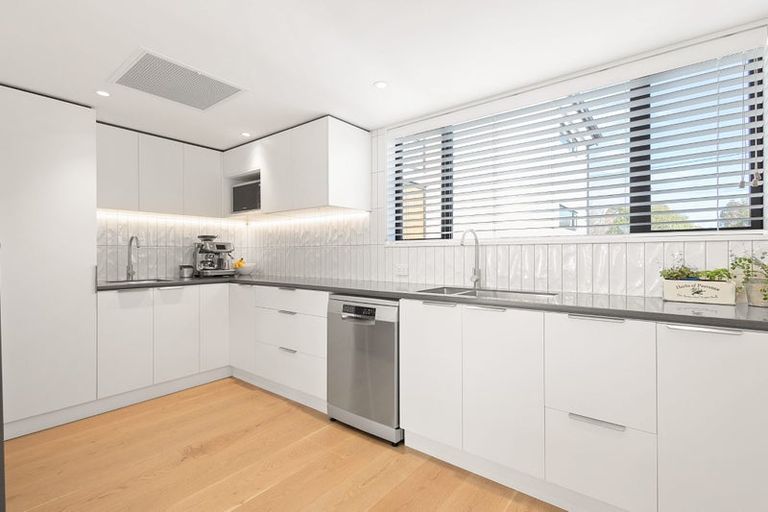 Photo of property in 182 Ilam Road, Ilam, Christchurch, 8041